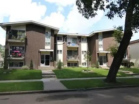 Renovated 1-BR, Queen Alexandra – Near University/Whyte | 303 - 10716 80 Avenue Northwest, Edmonton
