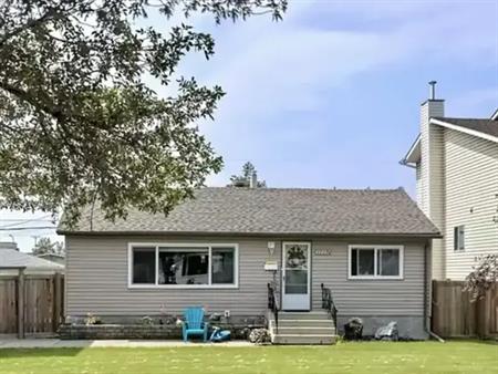 Cozy 1 Bedroom basement suite includes all utilities | 11132 132 Street Northwest, Edmonton