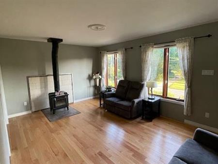 Maison unifamiliale $1950/mois (semi-meublée), 1er Aout