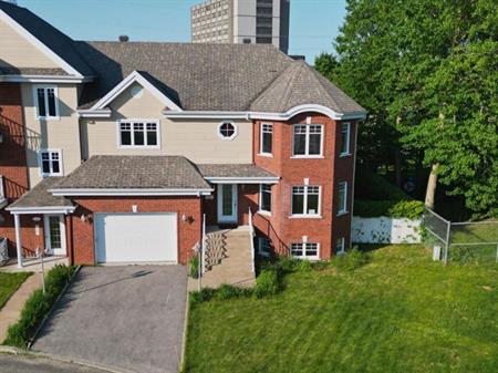 Immense 5 1/2 à deux pas de l'hôpital de Shawinigan - appartement / logement à louer
