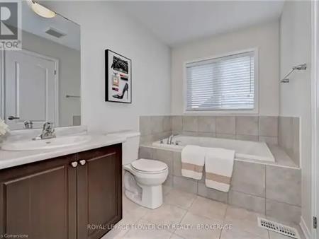 15 BLACKSMITH Drive | 15 BLACKSMITH Drive, Woolwich