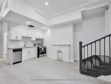 414 Dundas Street East #101 | 414 Dundas Street East, Toronto