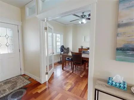 Beautiful well maintained, 3600 sq ft, 5 bed & Den Home, quiet neighbourhood | Edmonton