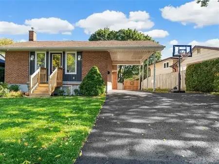 SPLIT LEVEL 3 Bdrm MAIN FLOOR! Beautiful Finishes! Avail. AUG | 346 Orange Crescent, Oshawa