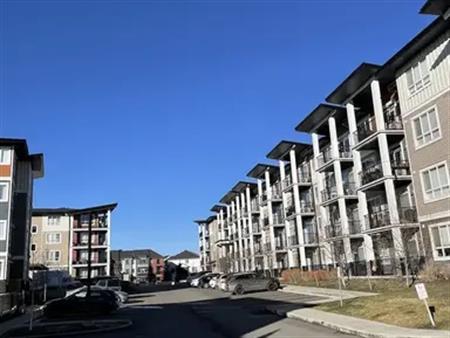 Bright Top Floor unit with scenic mountain views!! | 406 - 10 Walgrove Walk SE, Calgary