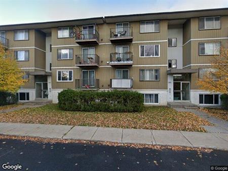 2 CH - 1 SDB - Longueuil - $1,425 /mo