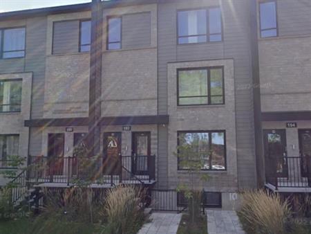 NOUVEAUTÉ À MONTRÉAL-EST - GRAND 4½