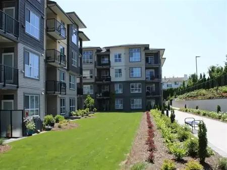 Available August 1st! 1 Bed & Den Available at Midtown Abbotsford! | 1833 Salton Road, Abbotsford