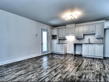 Magnifique Condo 3 ½ à Louer