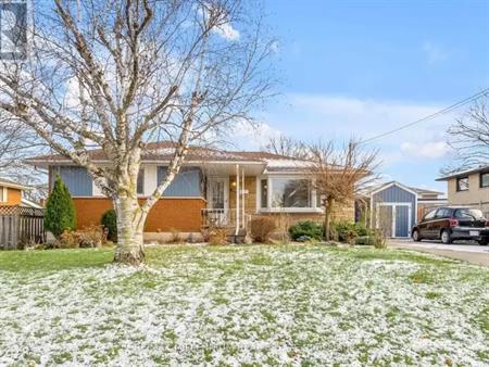 398 KERMAN AVENUE | 398 KERMAN AVENUE, Grimsby
