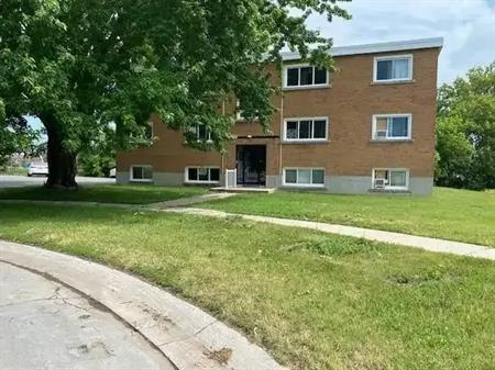 23 Theresa Crescent - Unit 9 - 2 bed, 1 bath | 23 Theresa Crescent, Kingston