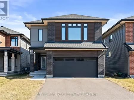 12 WHOOPING CRANE RIDGE | 12 WHOOPING CRANE RIDGE, Ottawa