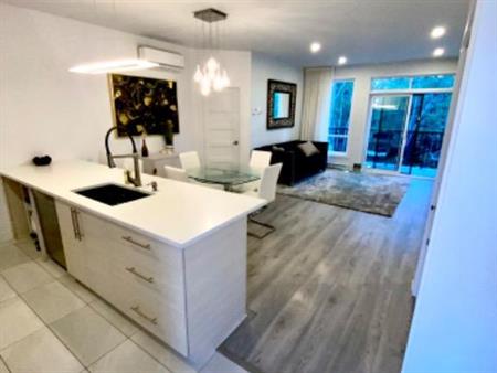 Condo Meubler 41/2 , 2 salle de bain 2 chambre 1 bureau