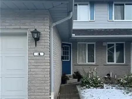 465 KINGSCOURT Drive Unit# 4 | 465 KINGSCOURT Drive Unit# 4, Waterloo