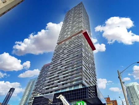 E Condo | 8 Eglinton Avenue East, Toronto