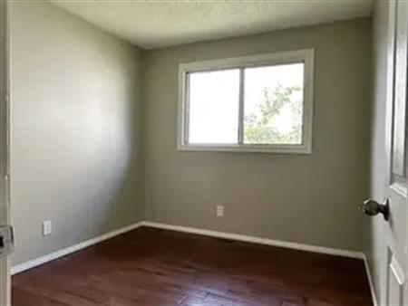 Sunny Room for Rent in Radisson Heights | Calgary