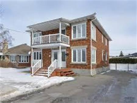 5 1/2 , Haut Duplex