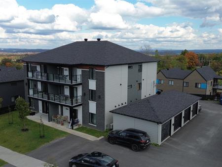 MAGNIFIQUE 5 ½ |RÉCENT|CARRÉ BELVÉDÈRE