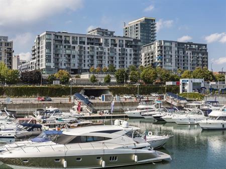 Magnifique Condo Meuble Au Vieux MTRL