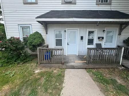 224 Rosslyn Ave North | 224 Rosslyn Avenue North, Hamilton