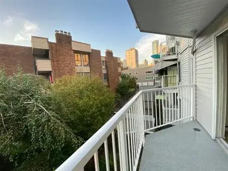 Two Bedroom, Two Full Bathrooms West-facing Corner Unit Apartment | 1147 Nelson Street, Vancouver