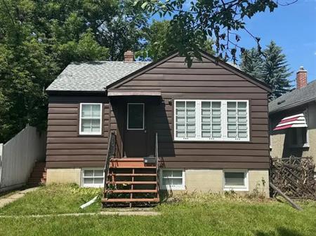 4 Bdrm 2 bath for only $1795/mth | 9858 86 Avenue Northwest, Edmonton