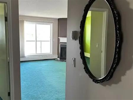 Quiet SW Condo | 393 Patterson Hill Southwest, Calgary