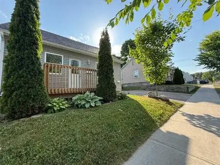 Your North End Hideaway – Inclusive 2 Bedroom for Rent Peterborough | 731 Donegal Street, Peterborough