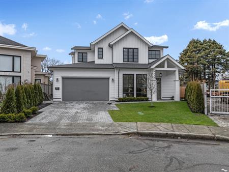beautiful 1 Bedroom PLUS Den In Richmond! UTILITIES INCLUDED!!! | 9111 Ryan Court, Richmond