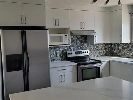 Three bedrooms Bangalow | Calgary