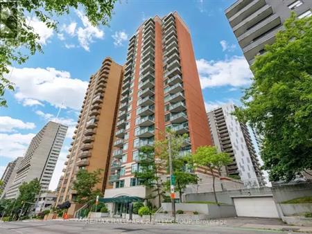 1604 - 570 LAURIER AVENUE W | 1604 - 570 LAURIER AVENUE W, Ottawa