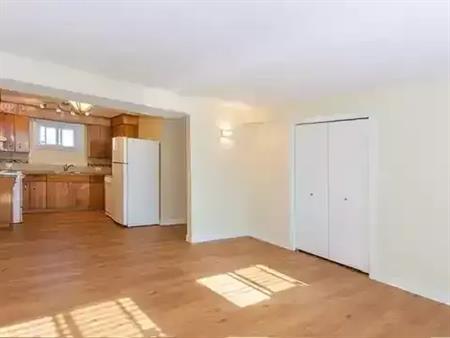 S/M/L DOGs/CATs? Bathtub, Dishwasher, Parking. HUGE Legal Basement Suite | 153 Woodvale Road West, Edmonton