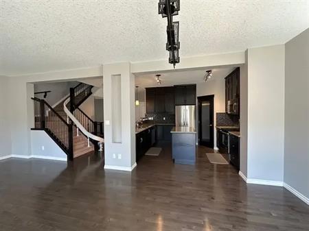 2000sqft  house | 539 McDonough Way, Edmonton