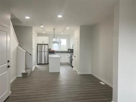 Elegant 3-bedroom Main Floor Duplex | 41 Belmont Drive Southwest, Calgary