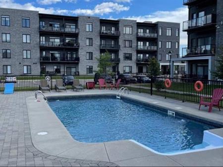 2 CH - 1 SDB - Laval - $1,950 /mo