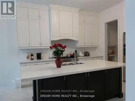 96 HAMSTER CRESCENT | 96 HAMSTER CRESCENT, Aurora