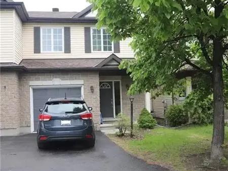 217 DEERFOX DRIVE | 217 DEERFOX DRIVE, Ottawa