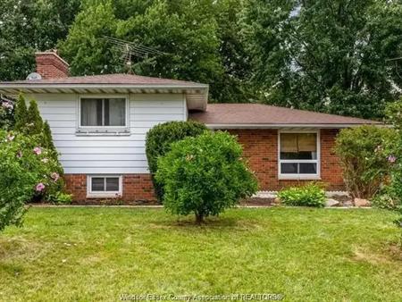 166 Woodlawn CRESCENT | 166 Woodlawn CRESCENT, Kingsville
