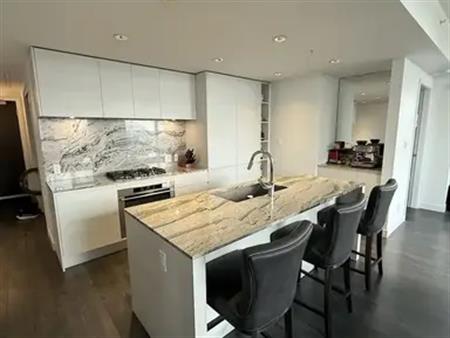 2 bedrooms plus a den, 2 full bath. Perfect location. | 1207 - 310 12th Ave SW, Calgary
