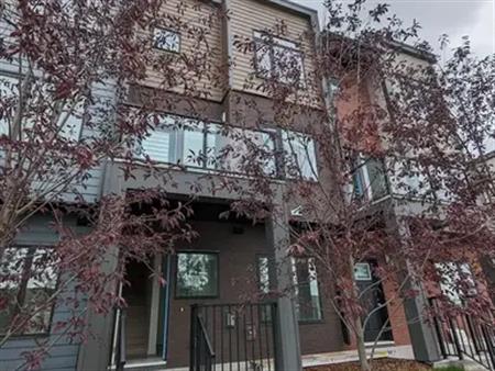 Townhouse at Greenwich NW | 173 Greenbriar Place Northwest, Calgary