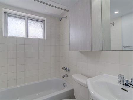 1 CH - 1 SDB - Montréal - $1,350 /mo