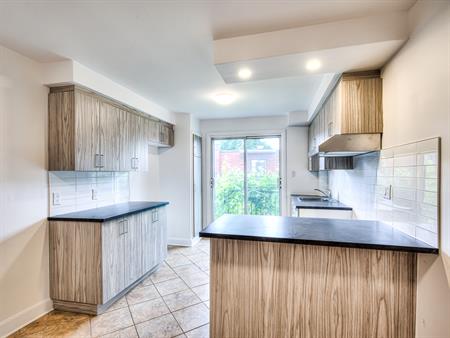 4 1/2 Haut 5plex - Renovee - St Leonard