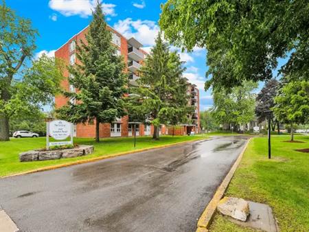 Governor House East & West | 351, 361, 369 London Road, Sarnia
