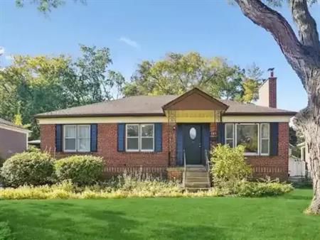 Charming 3 Bed, 2 Bath Home for Rent in Beautiful Burlington! | 584 Lorne Street, Burlington