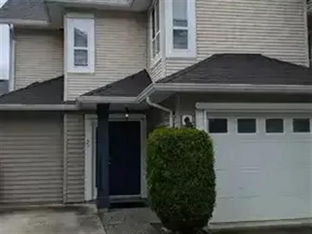 Modern 3 Bed, 2.5 Bath Townhome — Logan Creek, Willoughby Heights 🏡 | 6513 200 Street, Langley