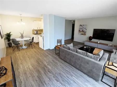 Westbury House Apartments | 720 15 Avenue Southwest, Calgary