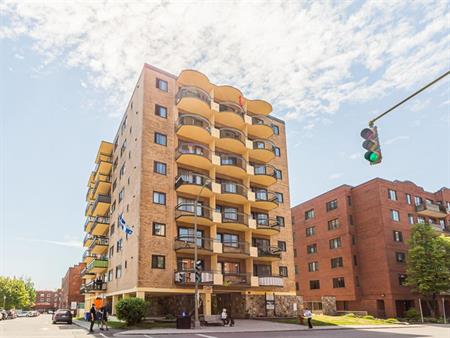 4 ½ - 4400 Sainte-Catherine West, Montréal