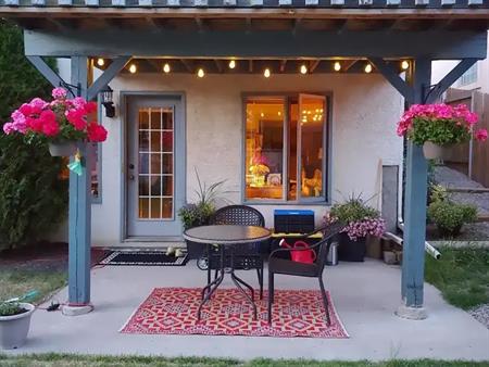 Spacious bsmt with plenty of sunshine & a brand new kitchen | Calgary
