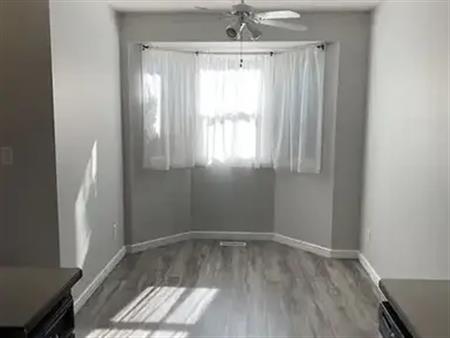 SOUTHSIDE 3BDRM TOWNHOUSE - PRIME LOCATION | 40 - 10453 20 Avenue Northwest, Edmonton