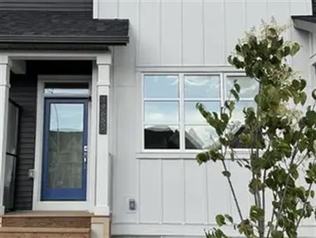 Modern 3-Bedroom Townhome for Rent in Belmont – $2,300/month | 19652 - 19652 Sheriff King Street Southwest, Calgary